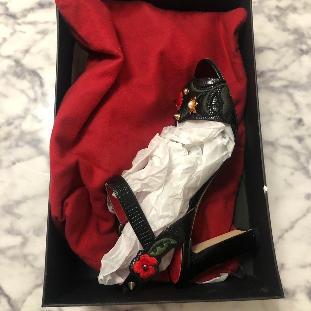 Dolce & Gabbana Embossed Leather Heels - Picture 13 of 16